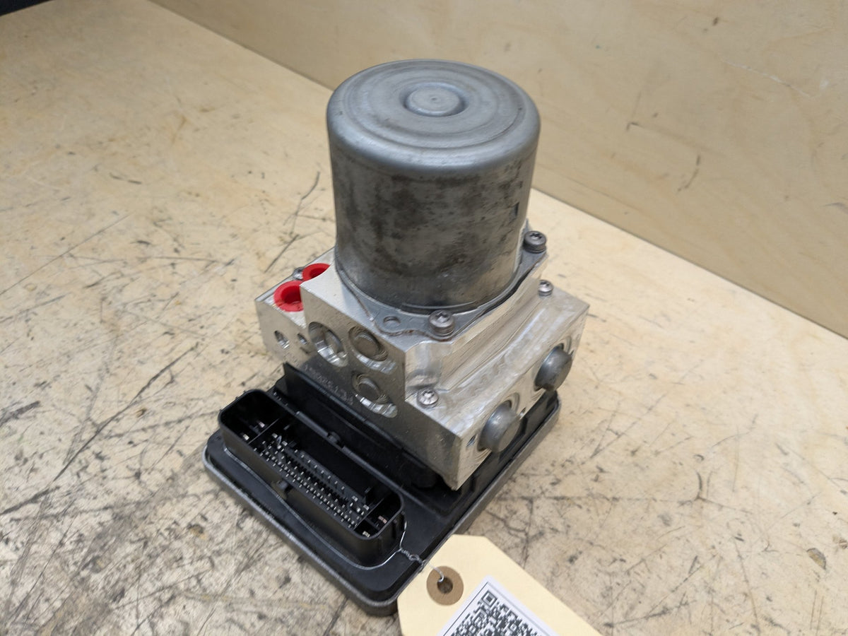 2018-2023 BMW M550i G30 ABS Pump Module 6889164 OEM