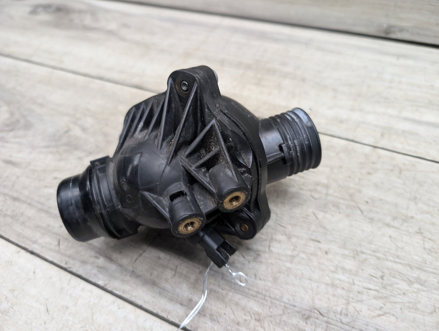 2007-2013 BMW E93 328i N52B30M1 Engine Motor Heat Coolant Thermostat 7549476