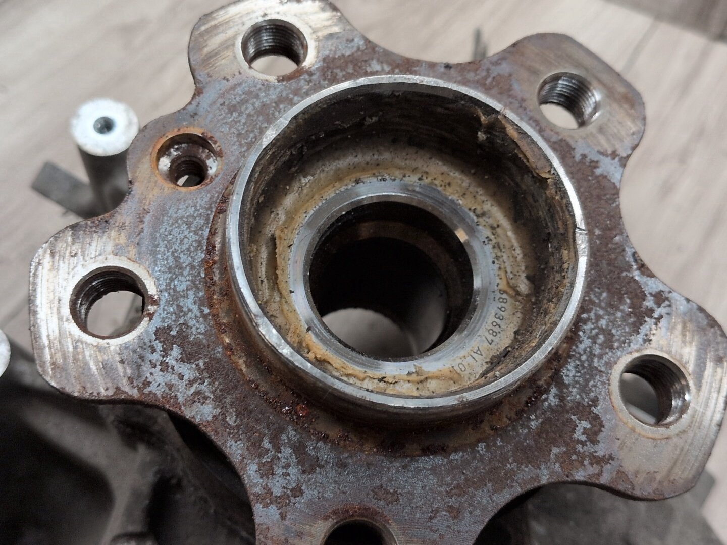 OEM BMW F95 G05 G06 G07 G09 X5 X7 Front Left Driver Hub Spindle Knuckle Bearing