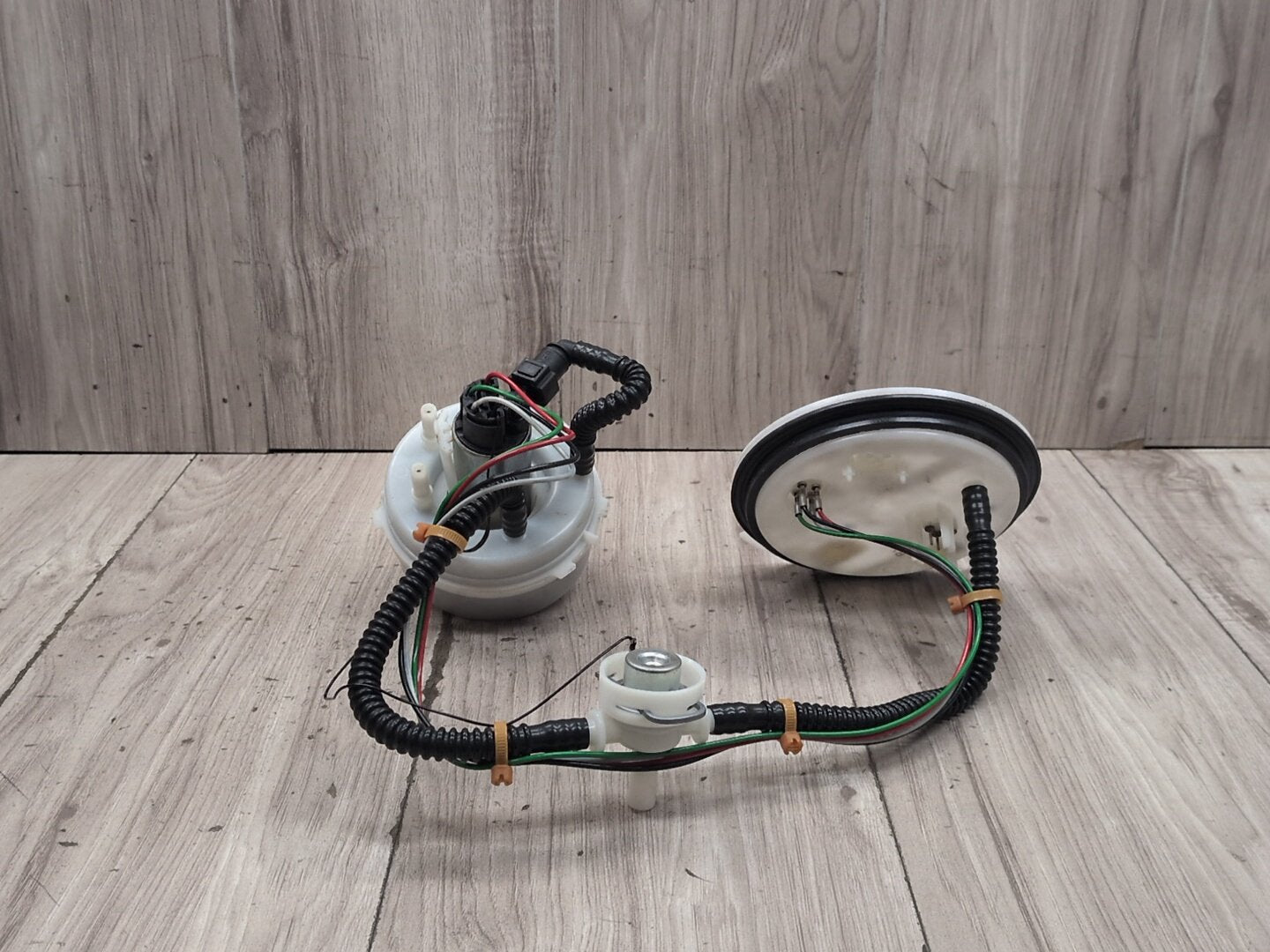 2012-2018 BMW M6 F06 Fuel Gas Tank Sending Unit Assembly 7845656