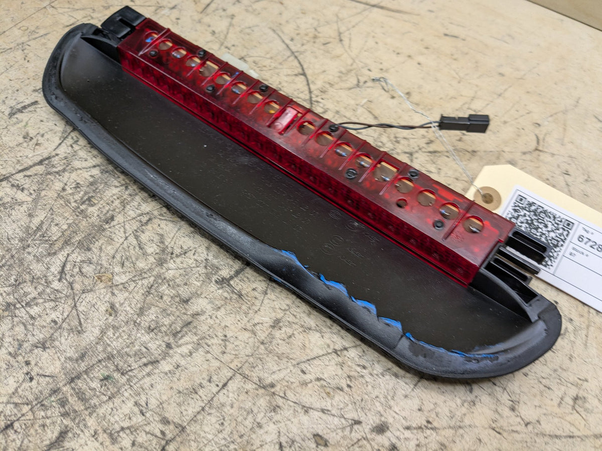 2018-2023 BMW M550i G30 Upper Liftgate Trunk Lid 3rd Brake Light 7360526 OEM