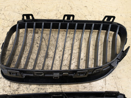 2007-2013 BMW 328i E92 Upper Bumper Cover Kidney Grilles SET 7254969 OEM