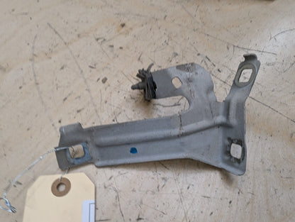 12-20 OEM BMW F30 F32 F33 F36 Front Left Driver Fender Wing Holder Bracket SET