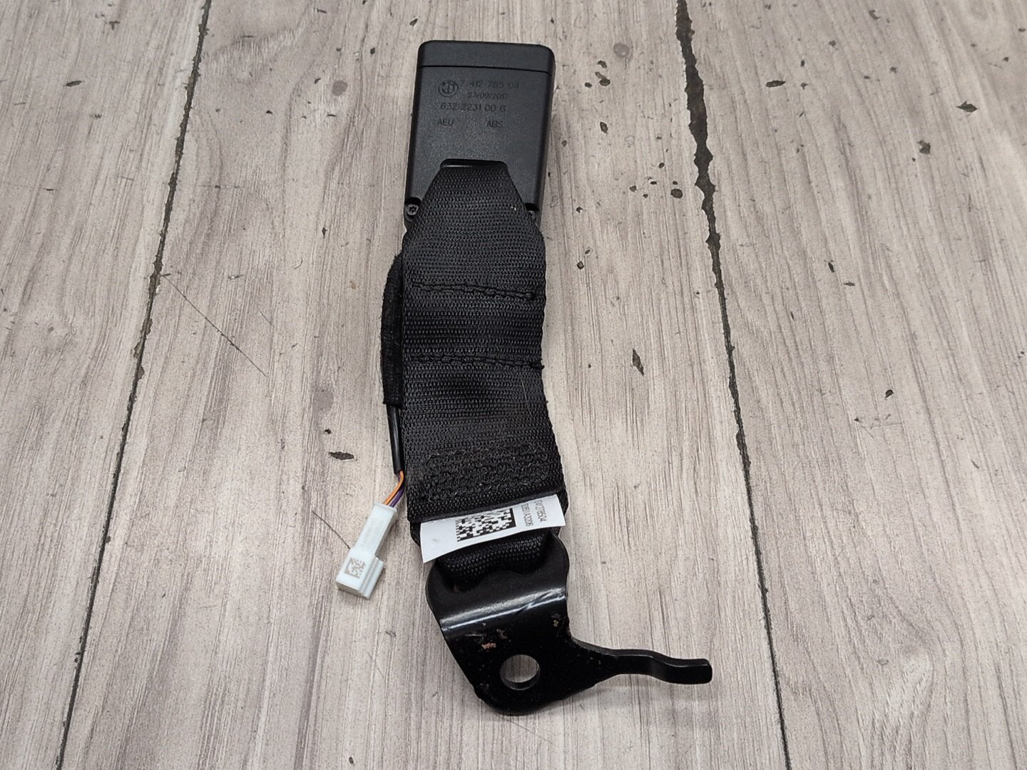 OEM BMW F90 M5 G30 530 540 M550 Rear Center Middle Seatbelt Seat Belt Buckle