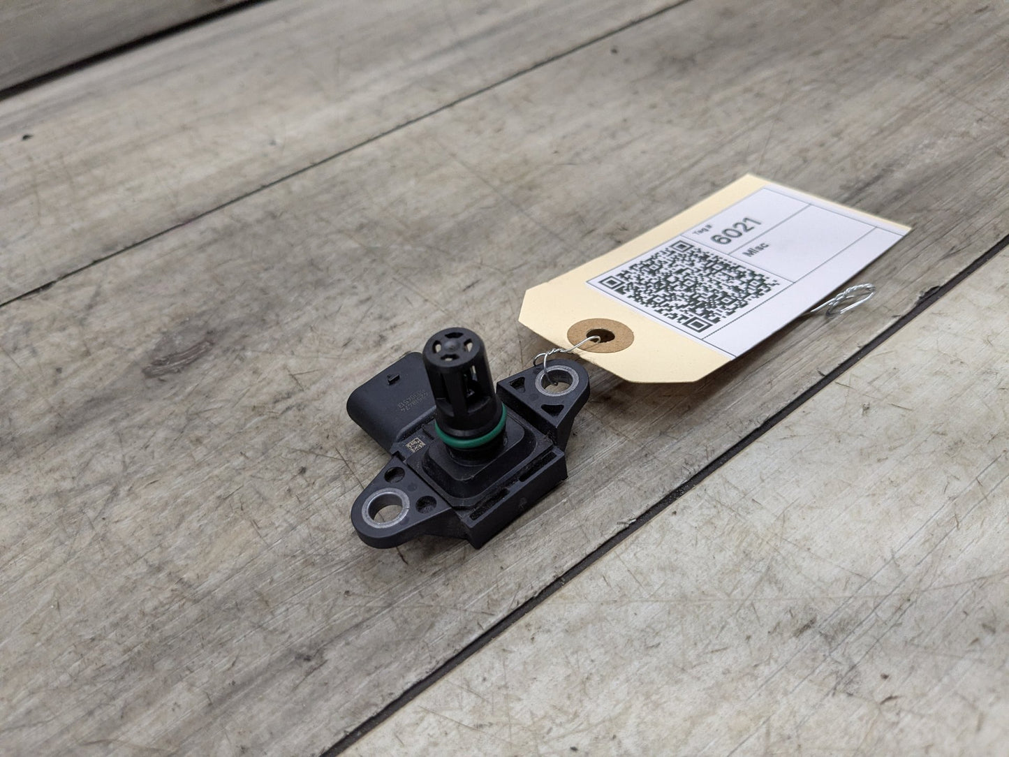 2016-2022 BMW 750Li G12 Manifold Absolute Pressure (MAP) Sensor 8644432