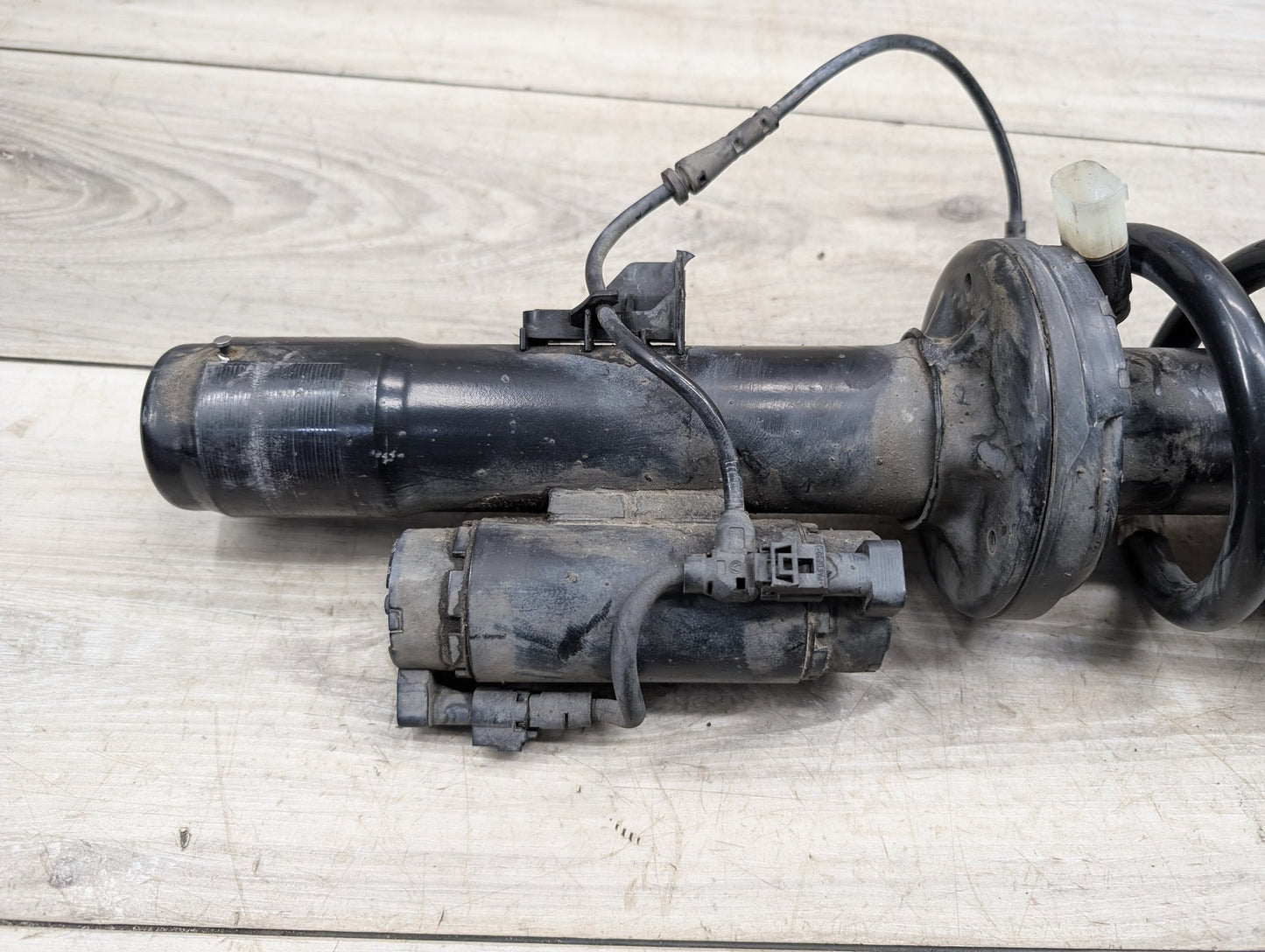 17-23 OEM BMW G30 M550iX Front Left Driver Spring Strut Shock Absorber VDC