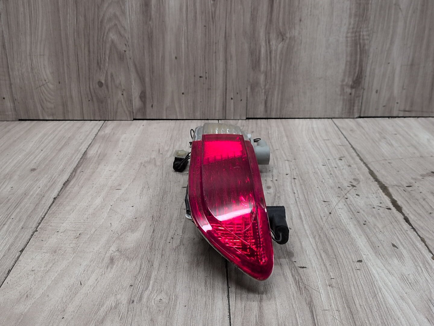 2004-2010 BMW M6 E64 Rear Left Driver Inner Tail Light 7165817 OEM