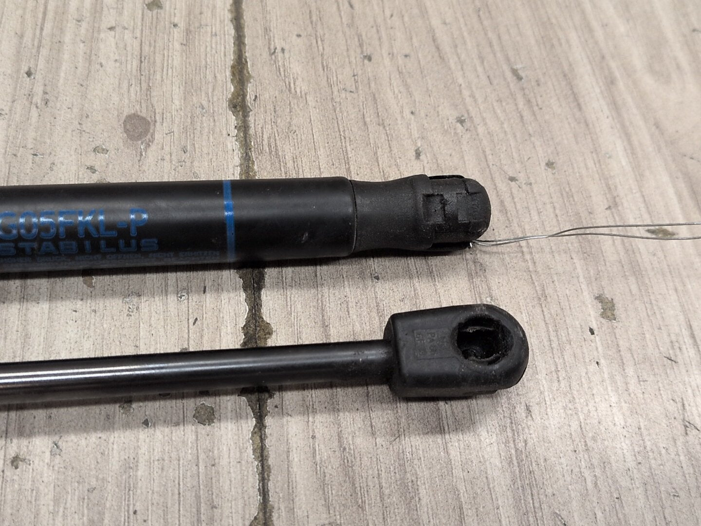 2019 - 2026 BMW X5 G05 Rear Left Right Liftgate Trunk Lid Strut Shock Supports SET 7418188 N63B44M3