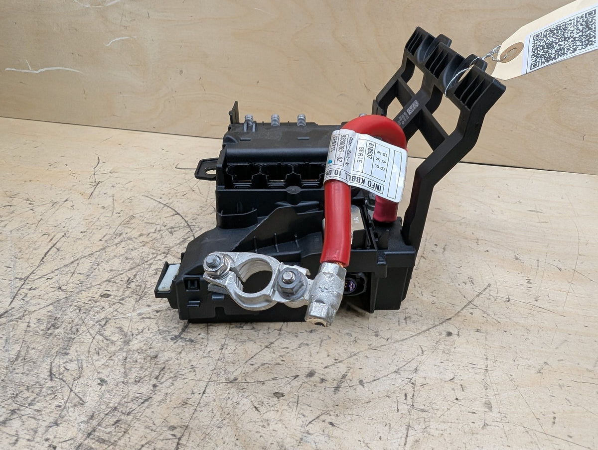 OEM BMW F90 G11* G12* G30 M5 Rear Positive Battery Terminal Junction Fuse Box