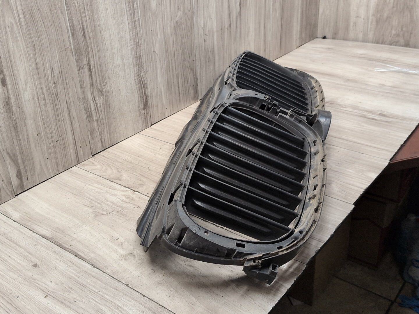 2016-2022 BMW 750i G12 Front Bumper Radiator Air Flap Shutter 8091760 OEM