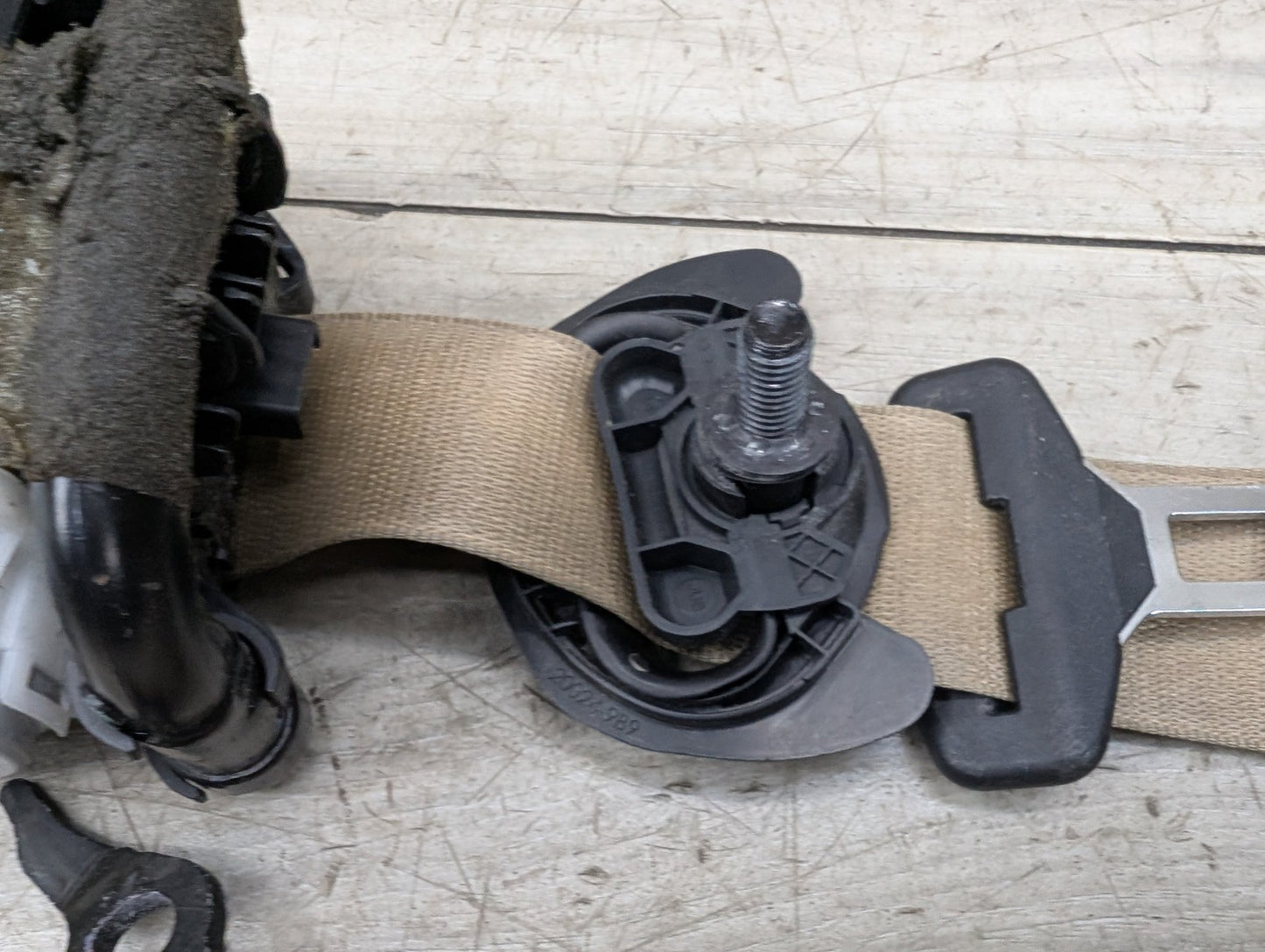 2011 - 2017 BMW X3 F25 Front Right Passenger Seatbelt Seat Belt Retractor 7258434 N55B30M0