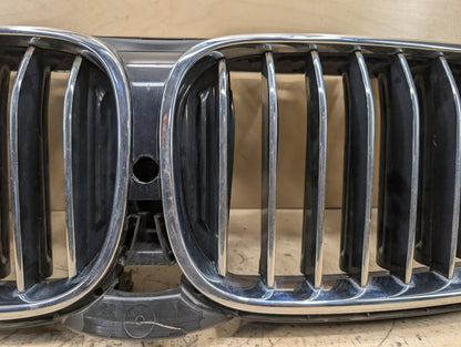 2016-2019 BMW 740i G12 Front Left Right Upper Bumper Cover Kidney Grilles SET 8091760 OEM