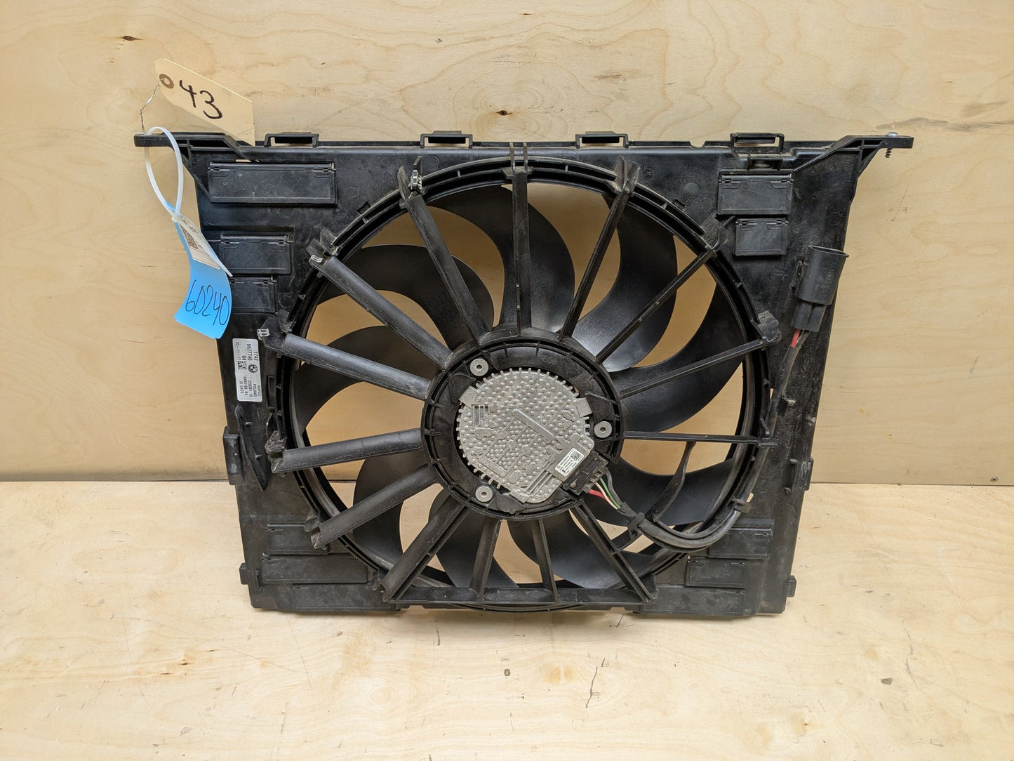 2017-2023 BMW 530i G30 Radiator Fan Shroud Housing w/ Motor 7953400