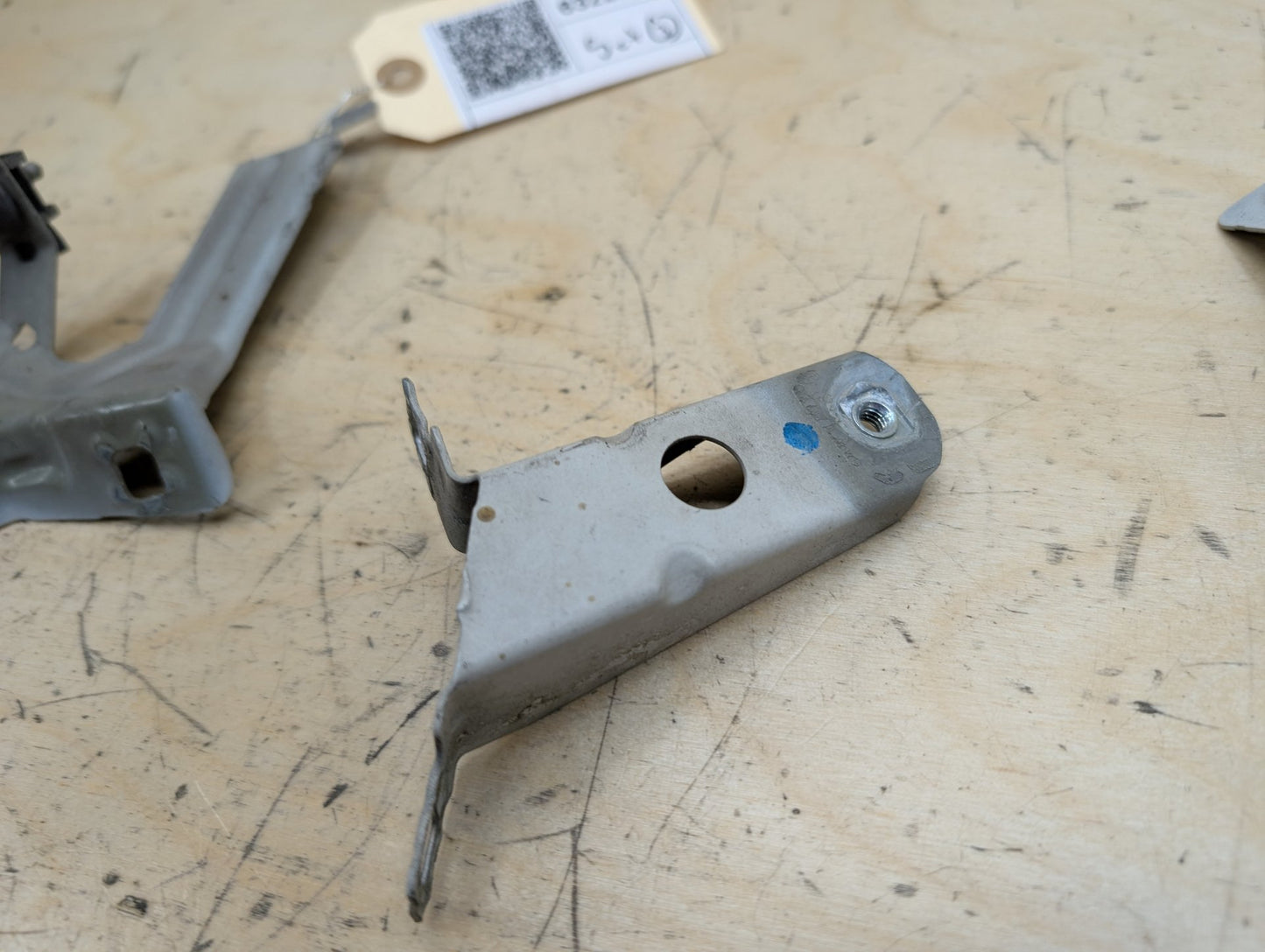 12-20 OEM BMW F30 F32 F33 F36 Front Left Driver Fender Wing Holder Bracket SET