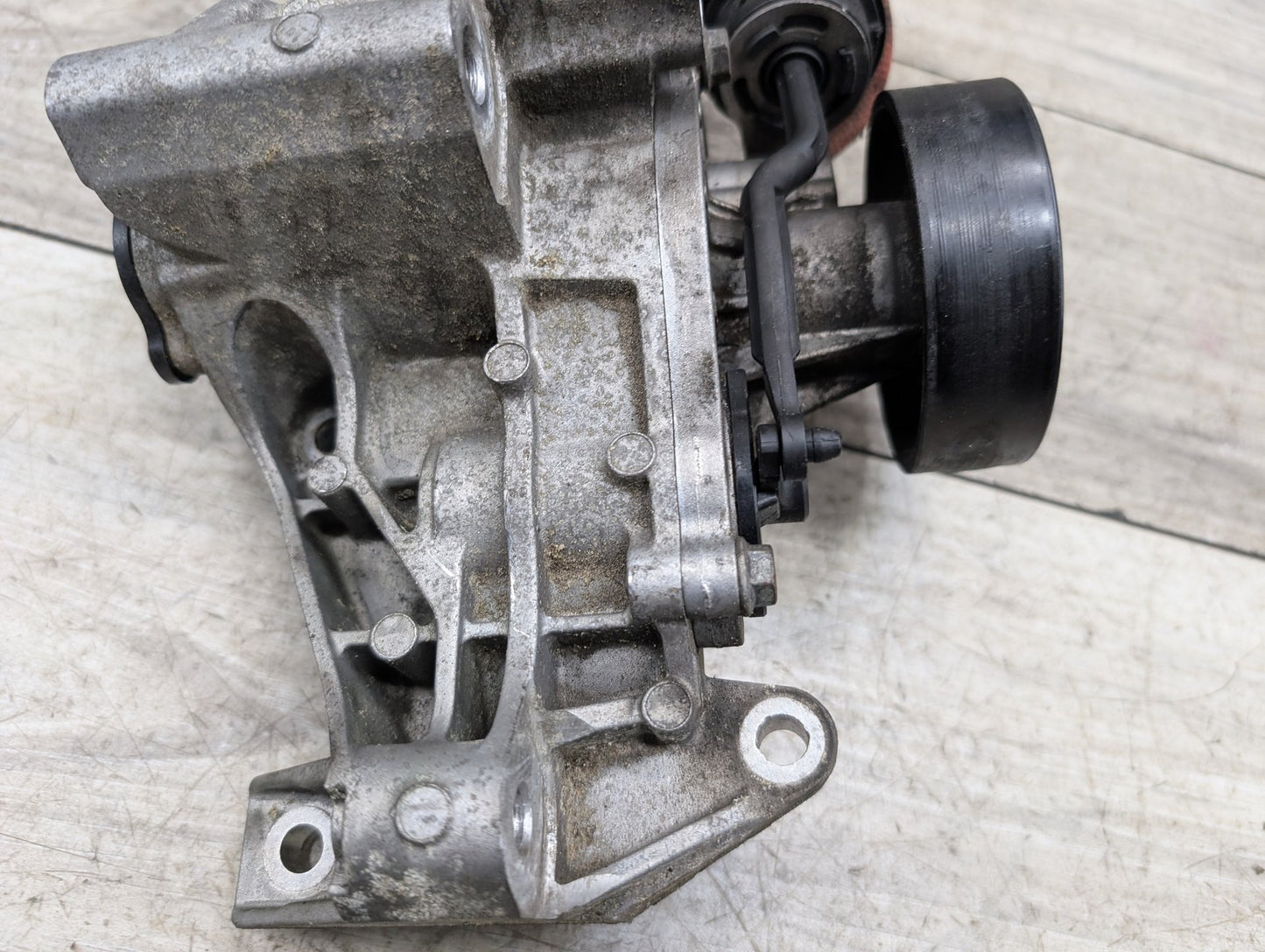 OEM BMW F22 F23 F30 G01 G02 230 330 X3 Engine B46 B48 Coolant Pump With Support