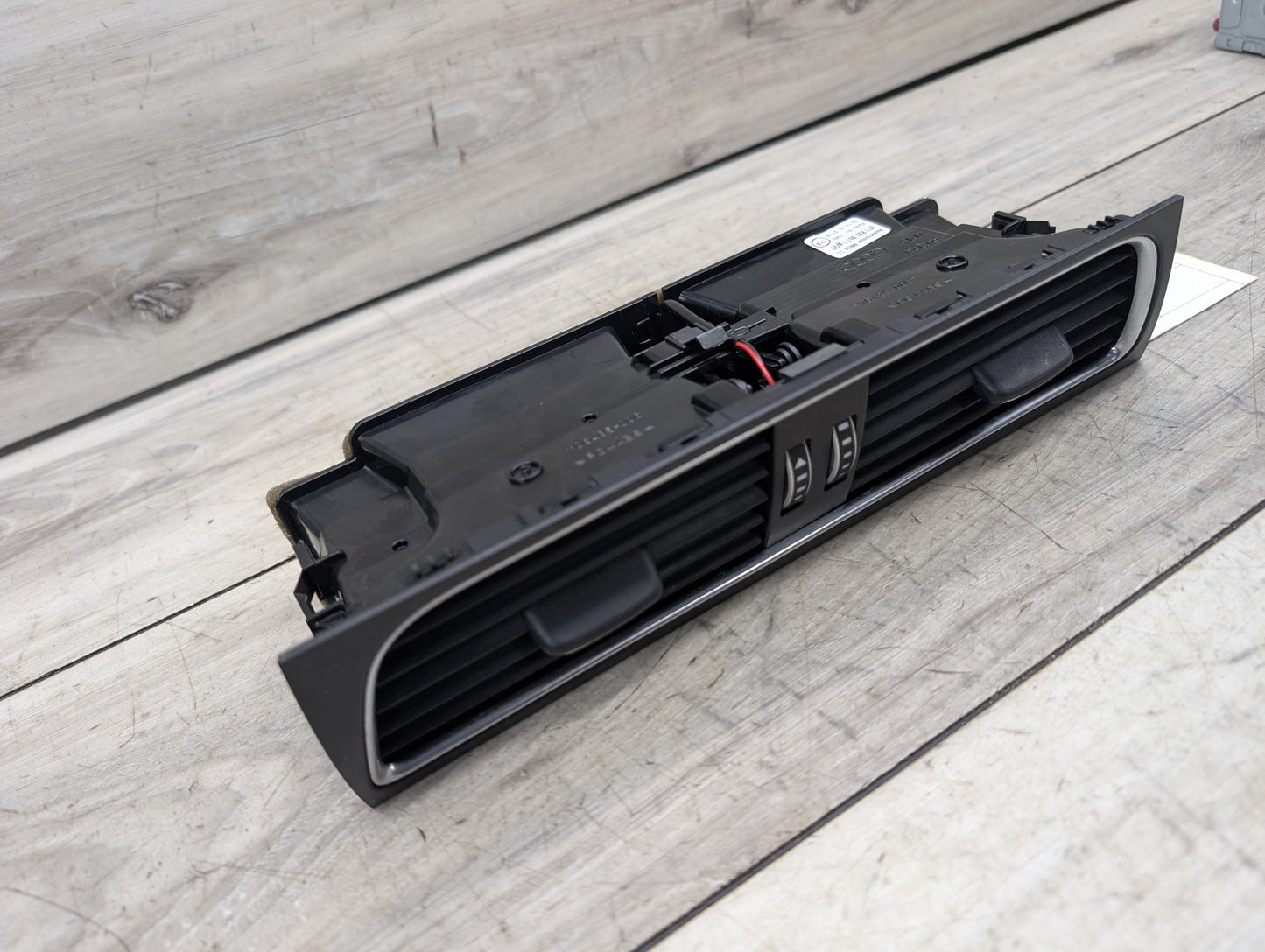 2008 - 2017 Audi S5 8T Dashboard Dash Board Middle Center Air Vent 8T1820951E