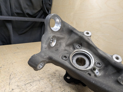 2018-2023 BMW M550i G30 AWD Front Left Driver Spindle Knuckle w/ Bearing 6884385