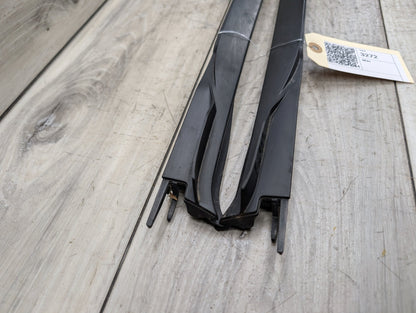 2019-2026 BMW X5 G05 Right Passenger Side Windshield Drip Molding Trim 7434872