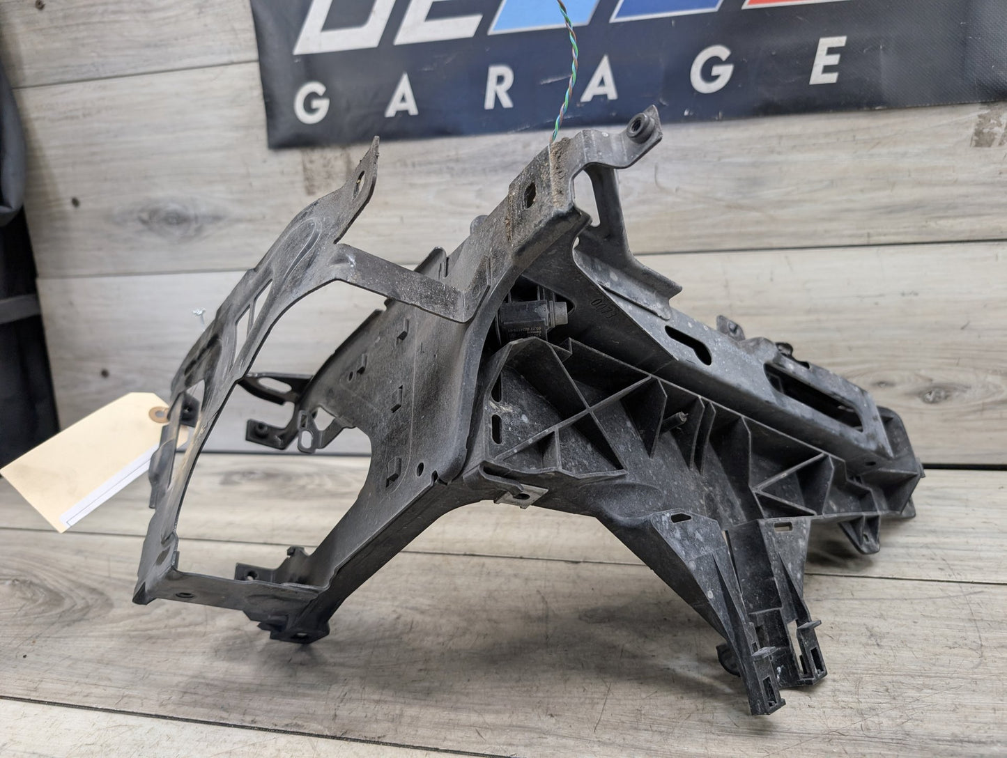OEM BMW F01 F02 740 750 760 Front Right Passenger Headlight Support Bracket