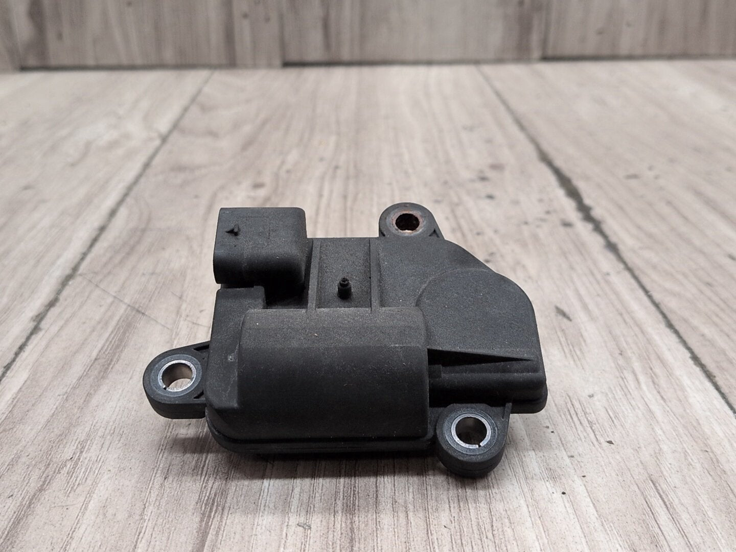 OEM BMW F15 F22 F23 F30 F32 F33 F36 F44 F48 Muffler Exhaust Flap Actuator Motor