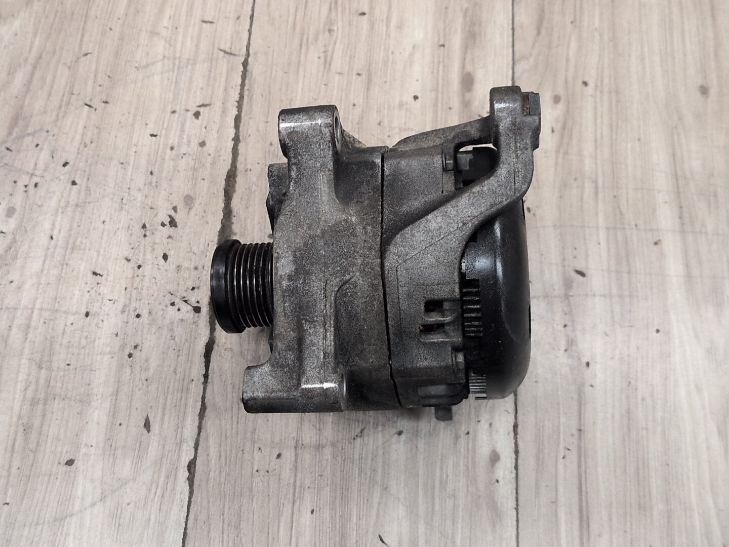 OEM BMW E84 F10 F22 F25 F30 F32 F36 N20 N26 Charging Alternator Generator 210A