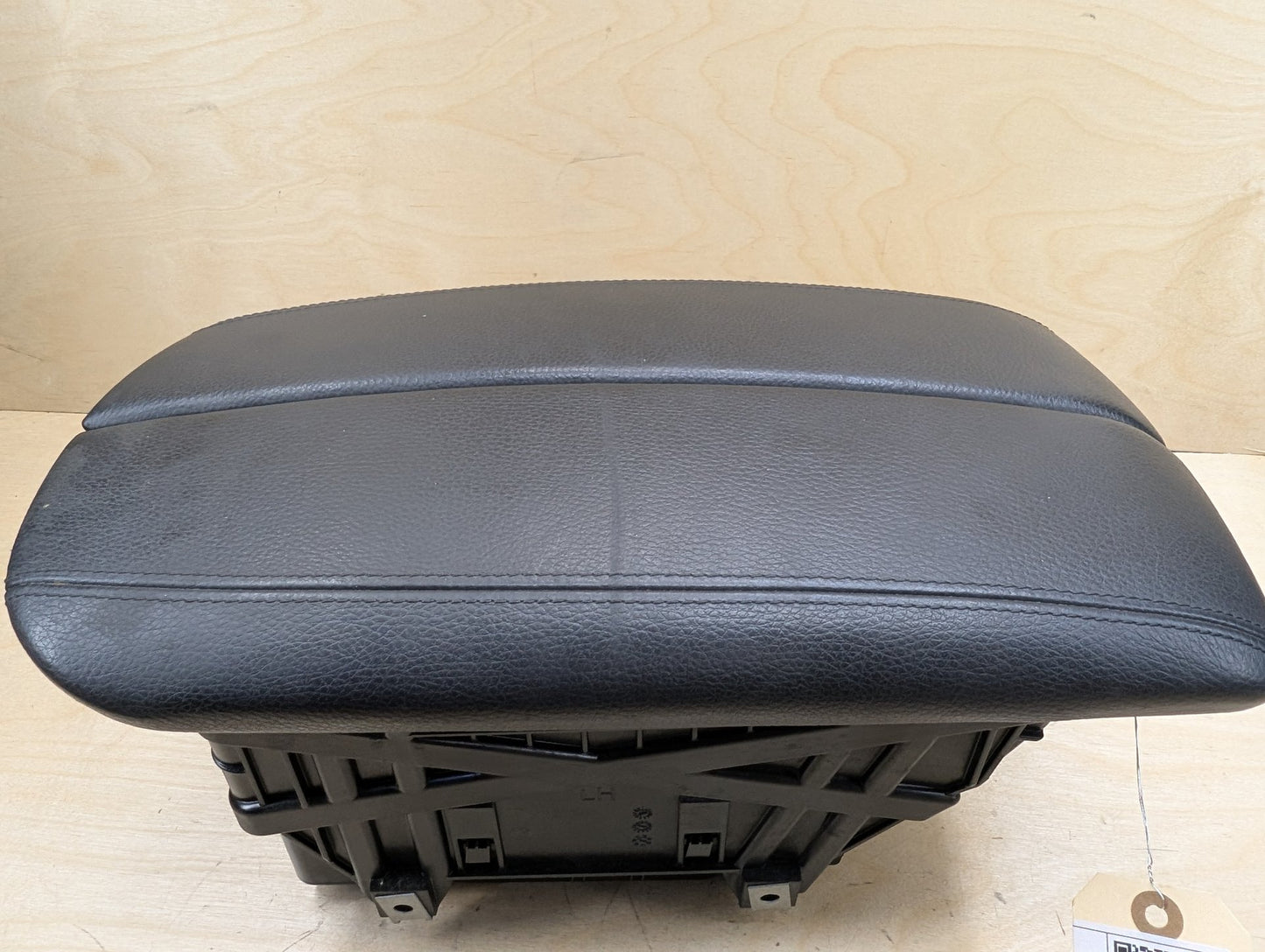 2015-2019 BMW X6 F16 Center Console Armrest Arm Rest 9251992
