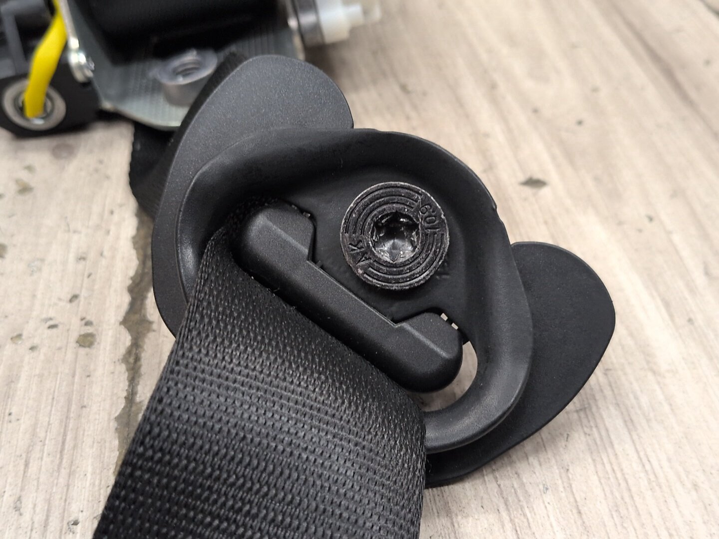 OEM BMW F90 G30 530 540 M550 M5 Front Right Passenger Seat Belt Retractor Black