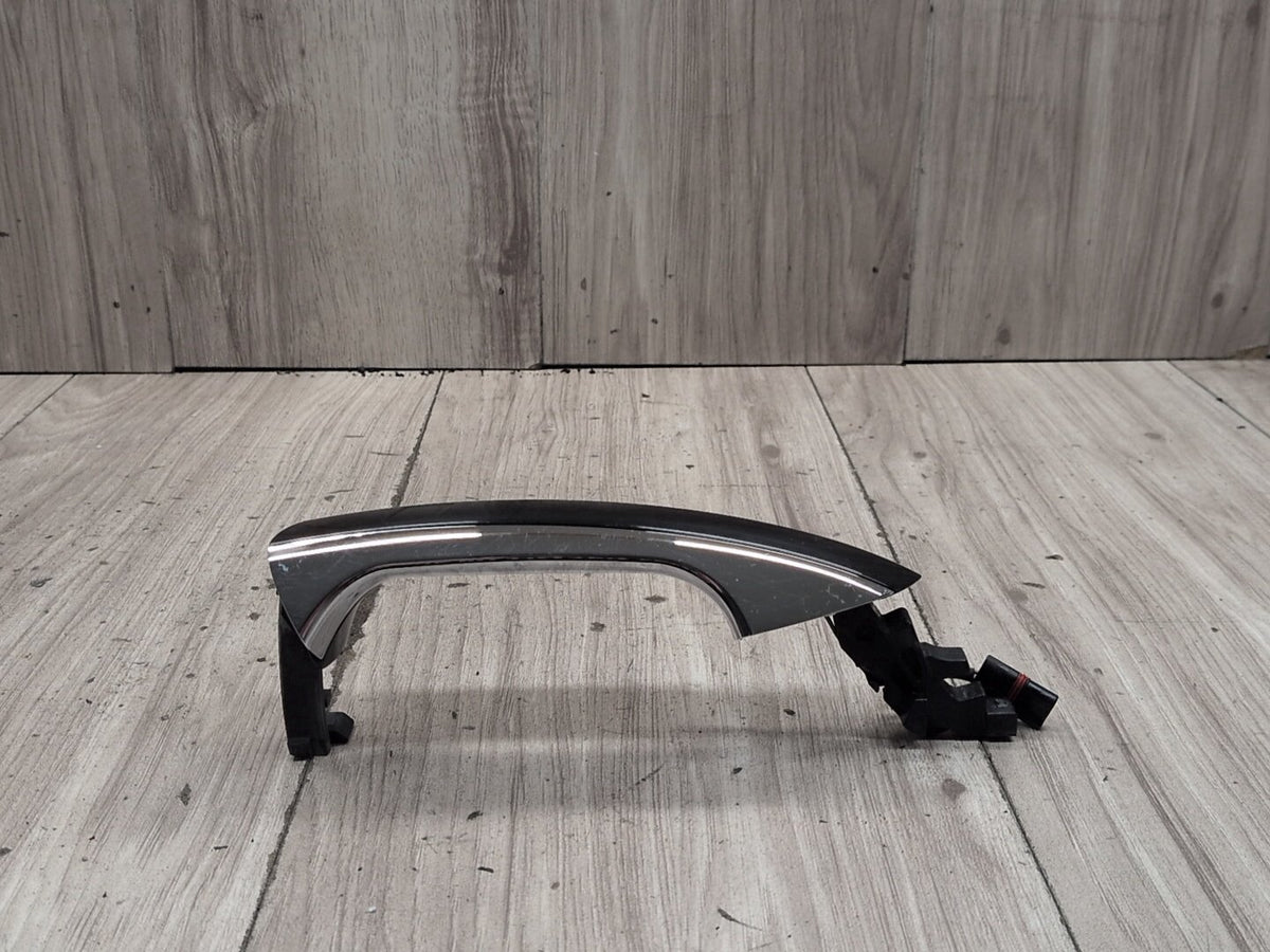 2009-2012 Mercedes E550 W212 Left Driver Door Handle w/ Comfort Access OEM