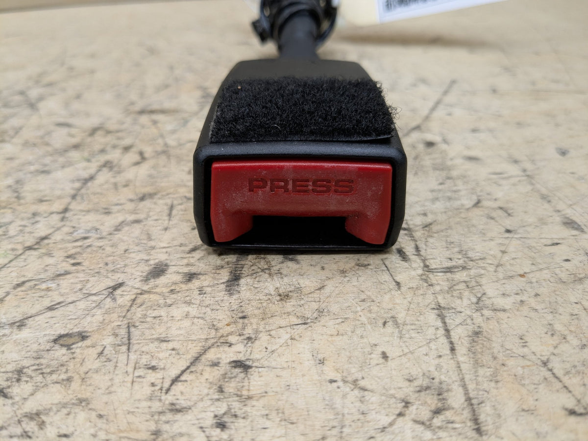 OEM BMW F90 G11 G12 G30 530 540 M550 750 M5 Front Left or Right Seatbelt Buckle