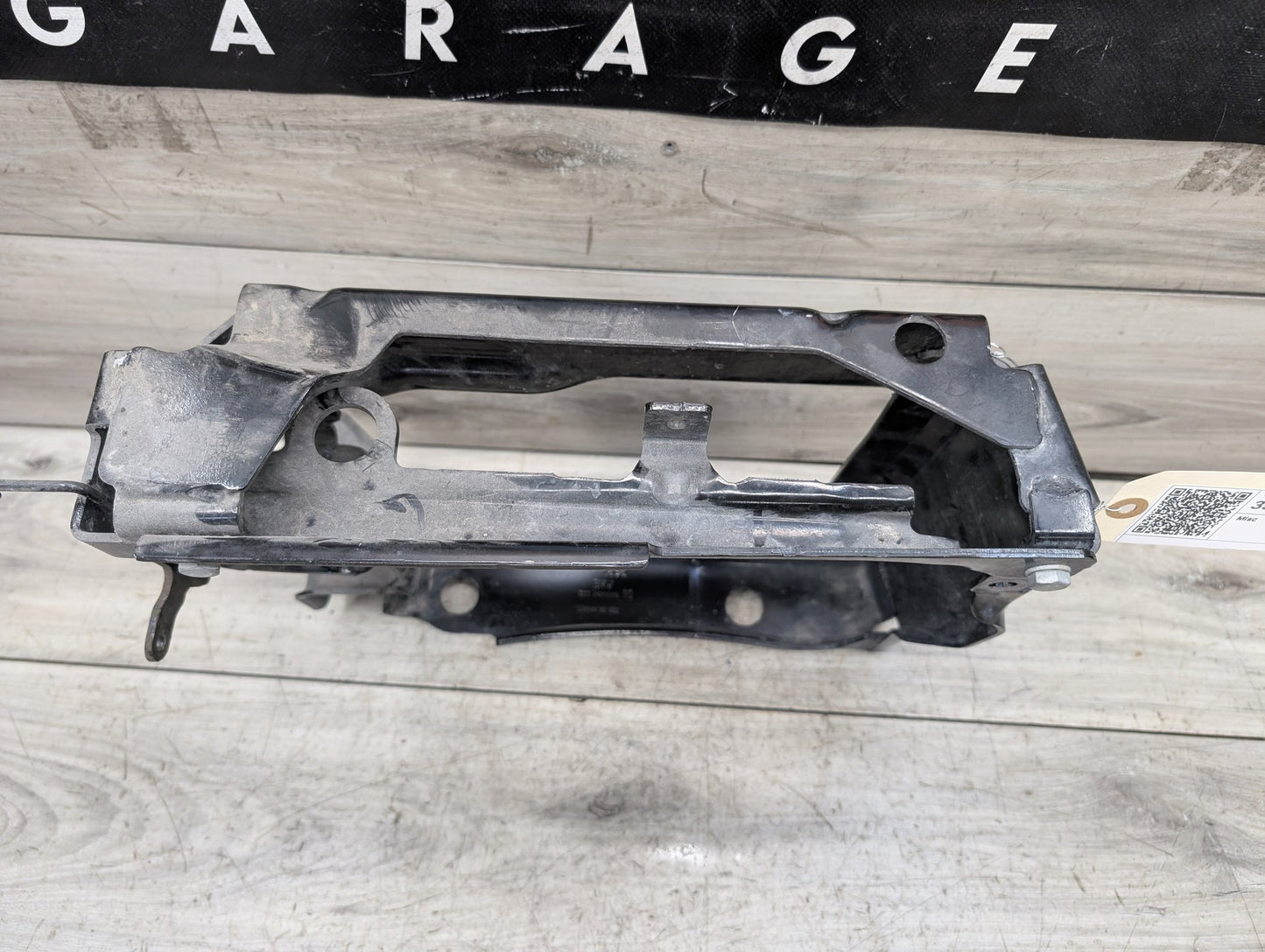OEM BMW G20 G22 G23 G26 Front Right Passenger Radiator Reinforcement Bracket