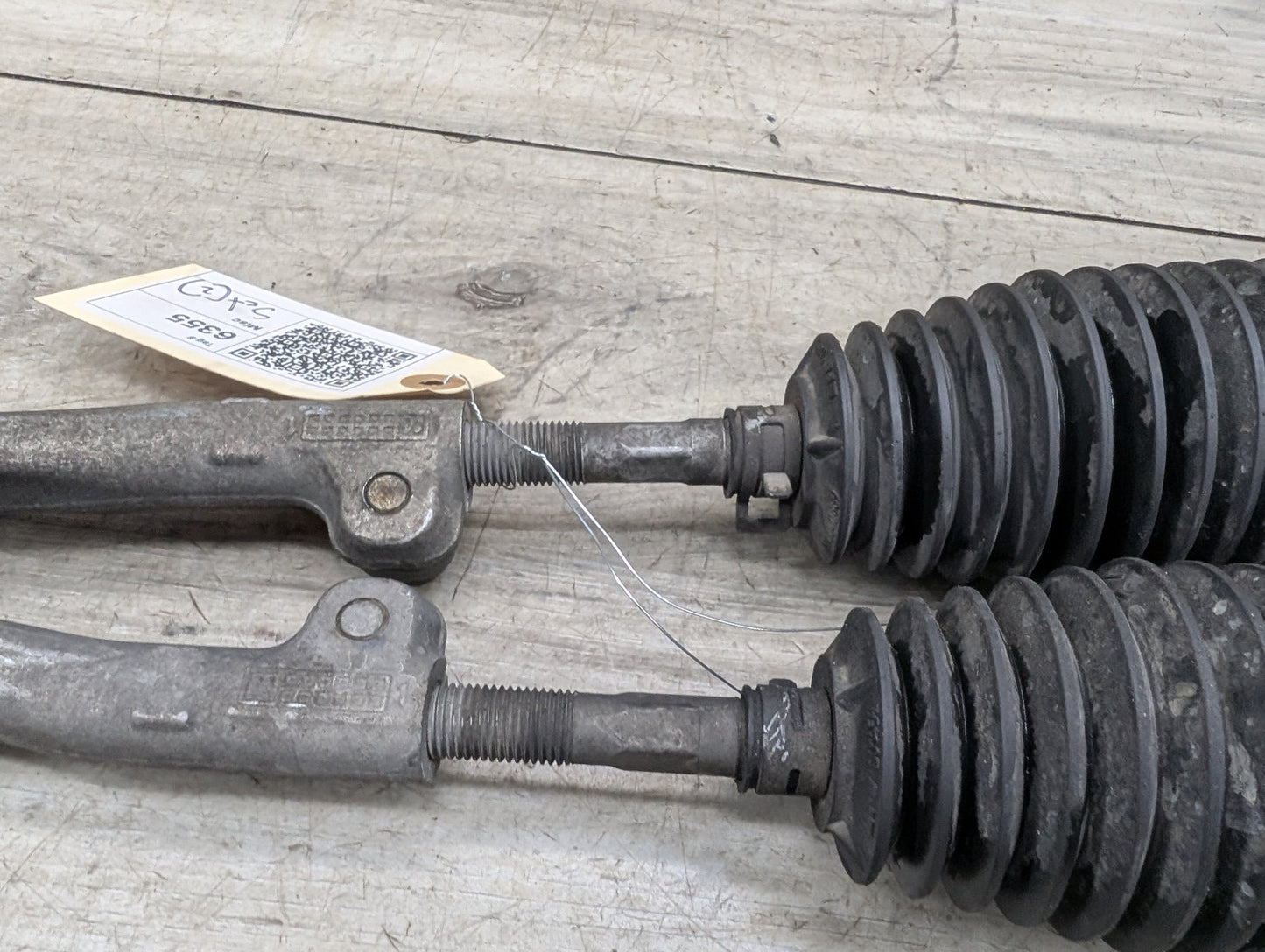 2017-2023 BMW 530i G30 Left Right Tie Rod W/ Boot SET 6868689