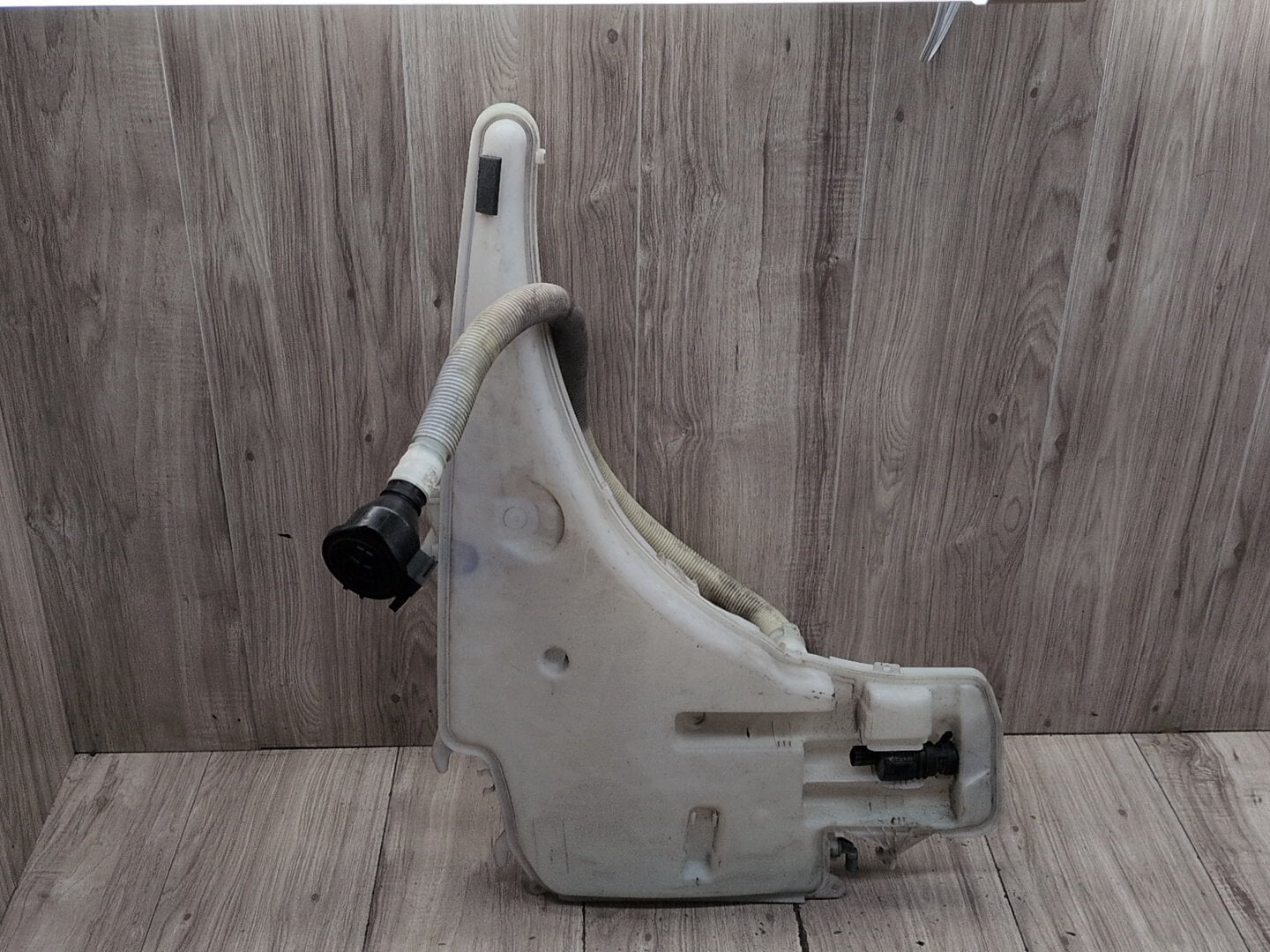 2011 BMW 328i E90 Windshield Reservoir Tank Assembly 7238669