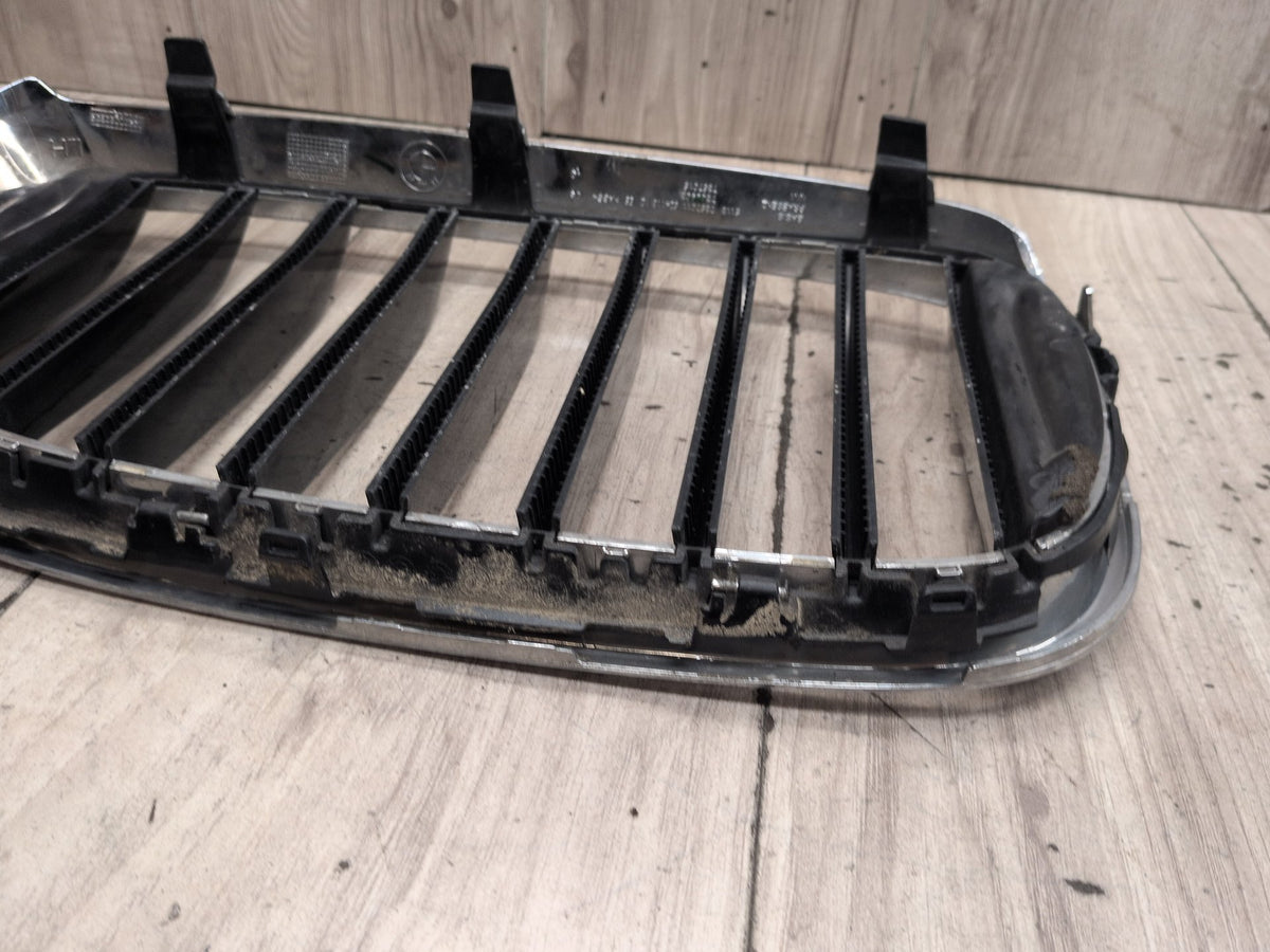 2016-2019 BMW 740Li G12 Front Left Upper Bumper Cover Kidney Grille 7357011 OEM