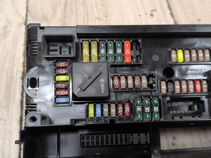 2012-2018 BMW M6 F06 Front Power Distribution Fuse Box 9252815