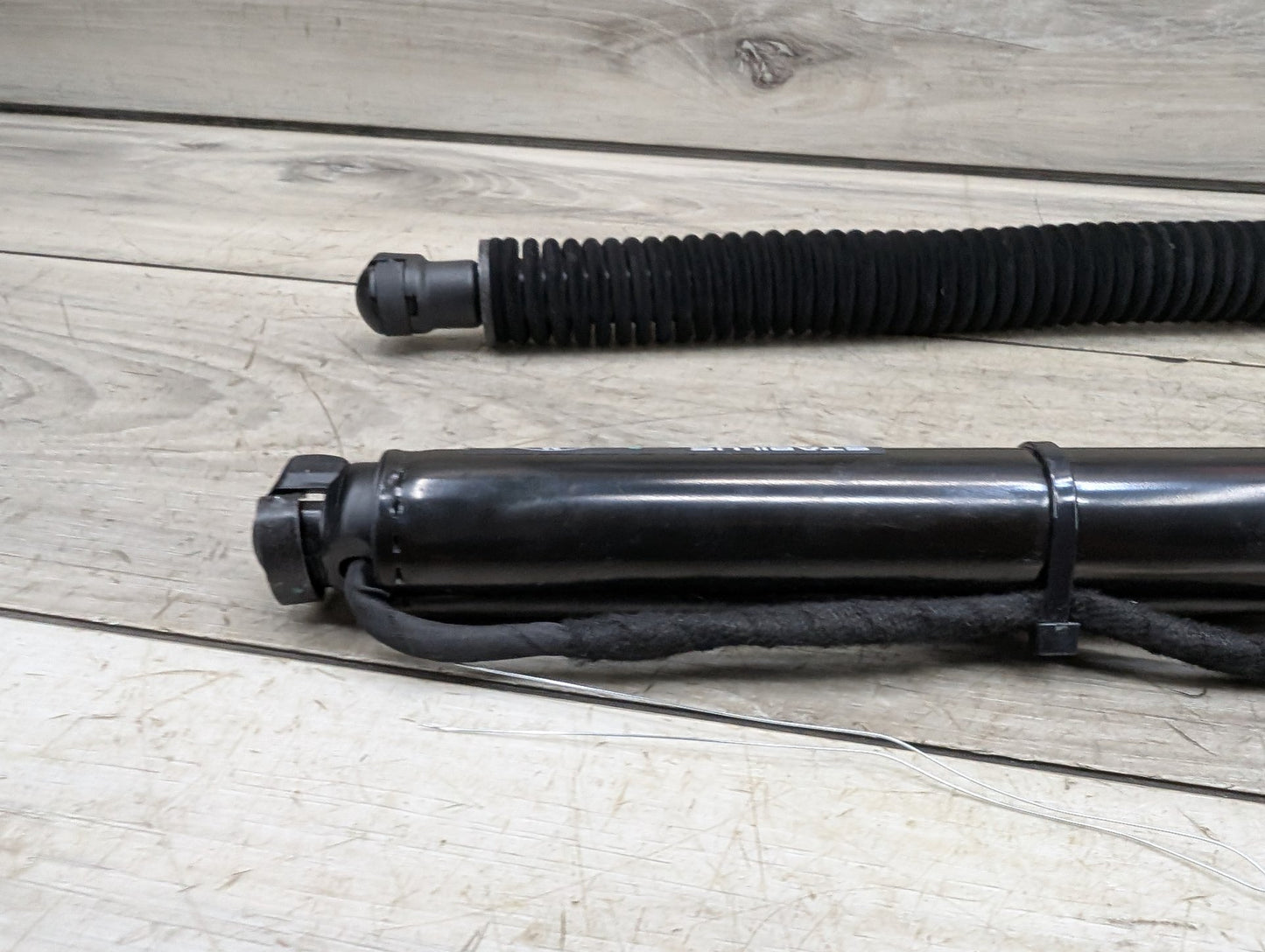 18-24 OEM BMW G01 F97 X3 X3M Rear Left Right Liftgate Shock Strut Lift Supports