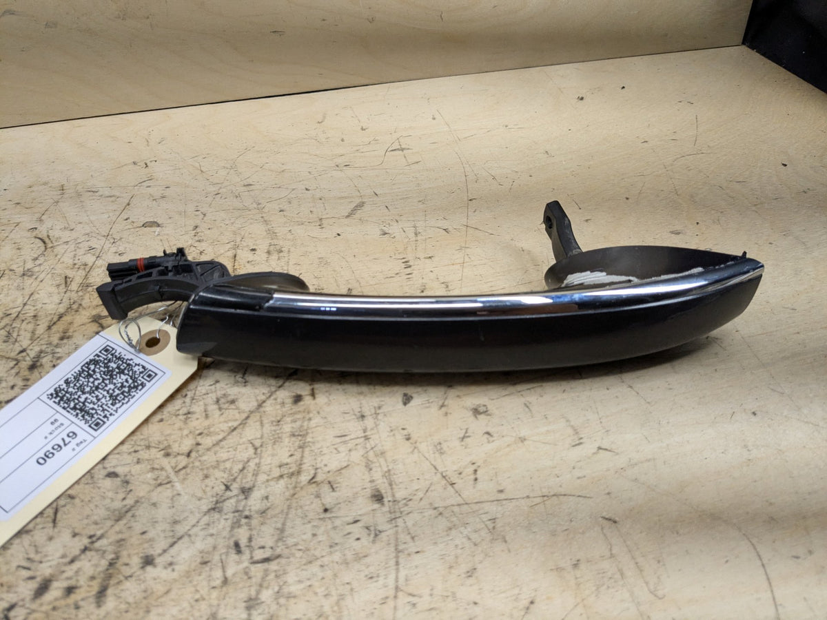2016-2019 BMW 750i G12 Front Left Driver Exterior Door Handle 7411037 OEM