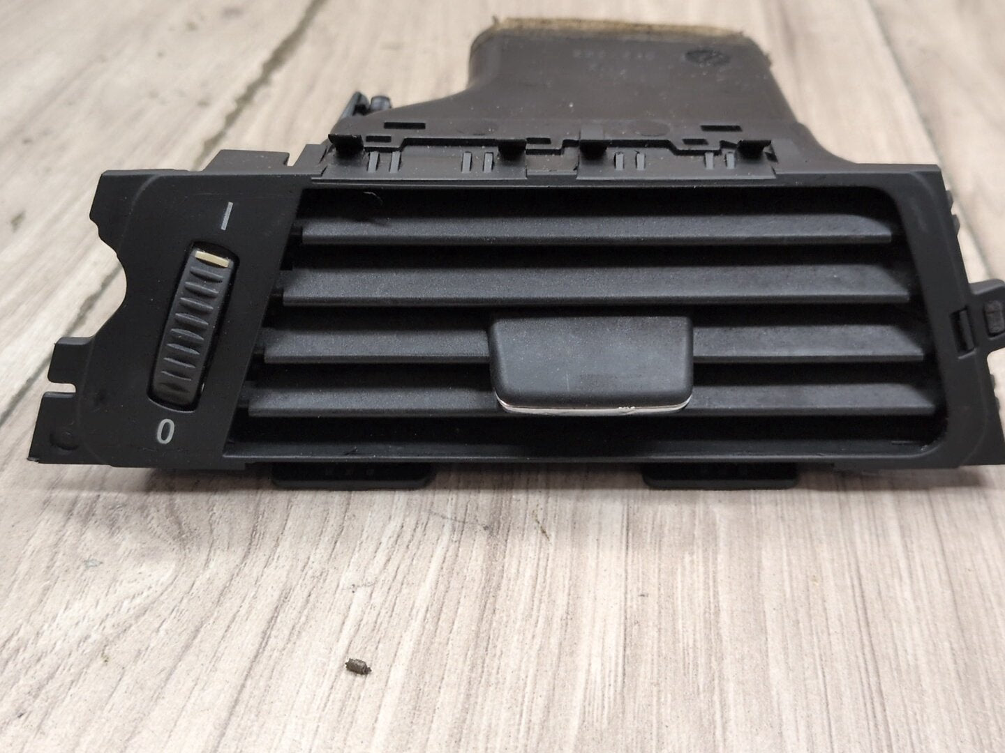 2006-2011 BMW 328i E90 Dashboard Dash Board Left Driver Air Vent 9130459