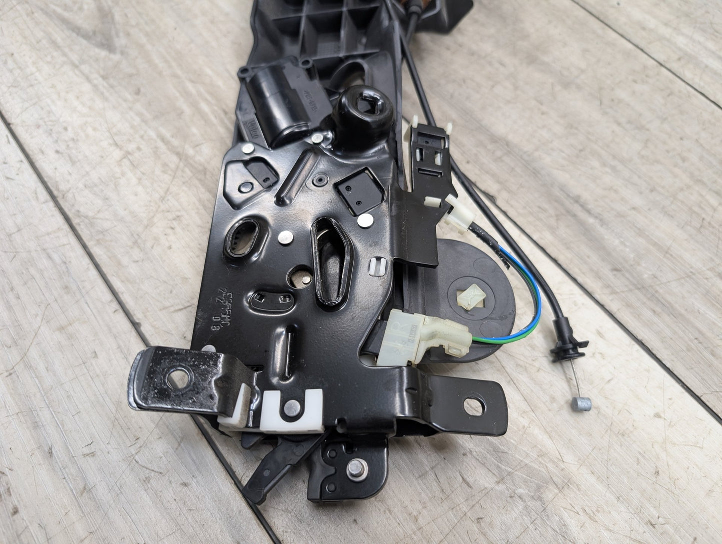 2007-2013 BMW 328i E93 Liftgate Trunk Lid Liftgate Lock Latch Actuators W/ Soft Close SET 7129214