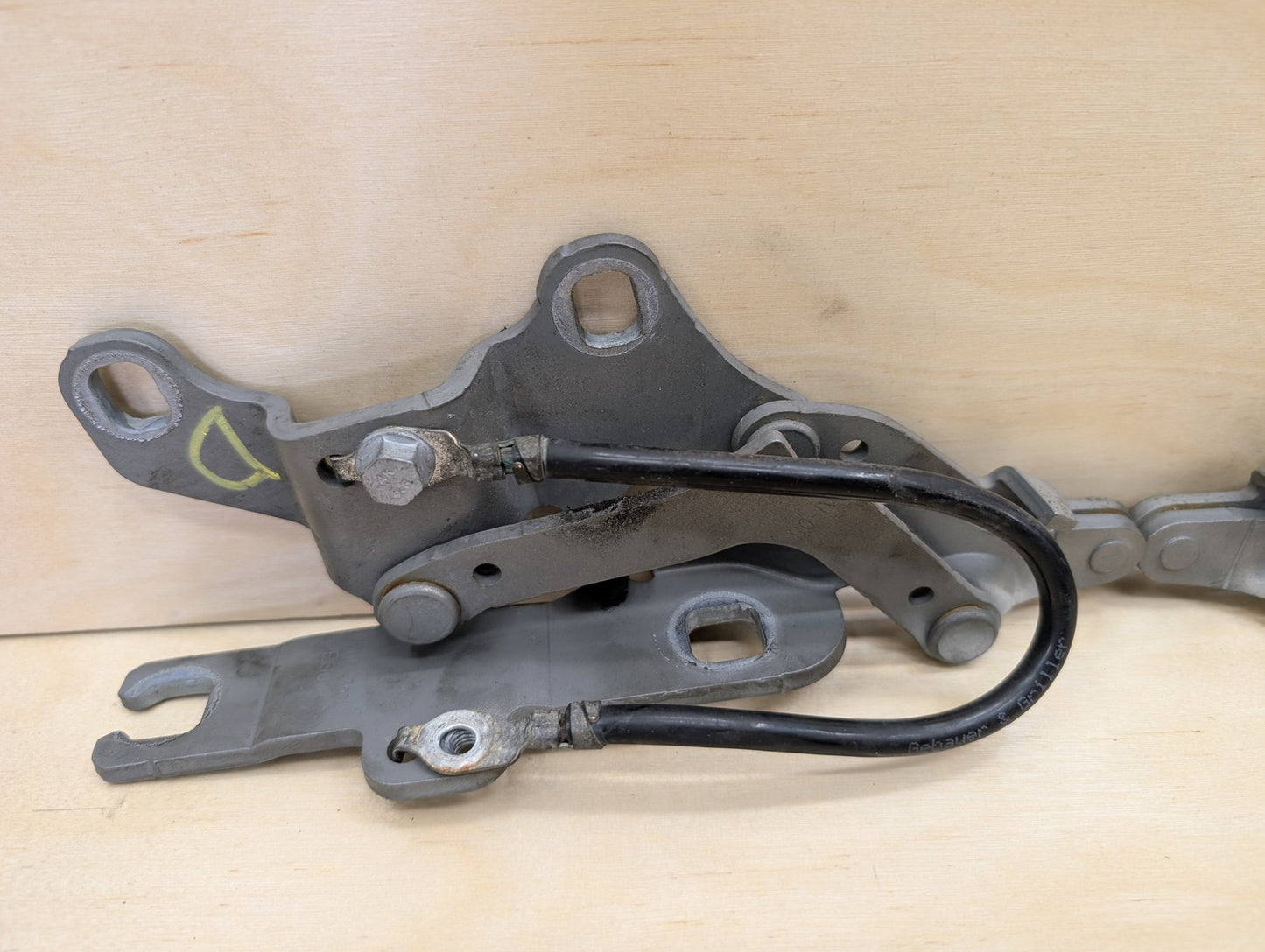 06-13 OEM BMW E90 E91 E92 E93 Hood Bonnet Left Right Side Hood Hinges SET