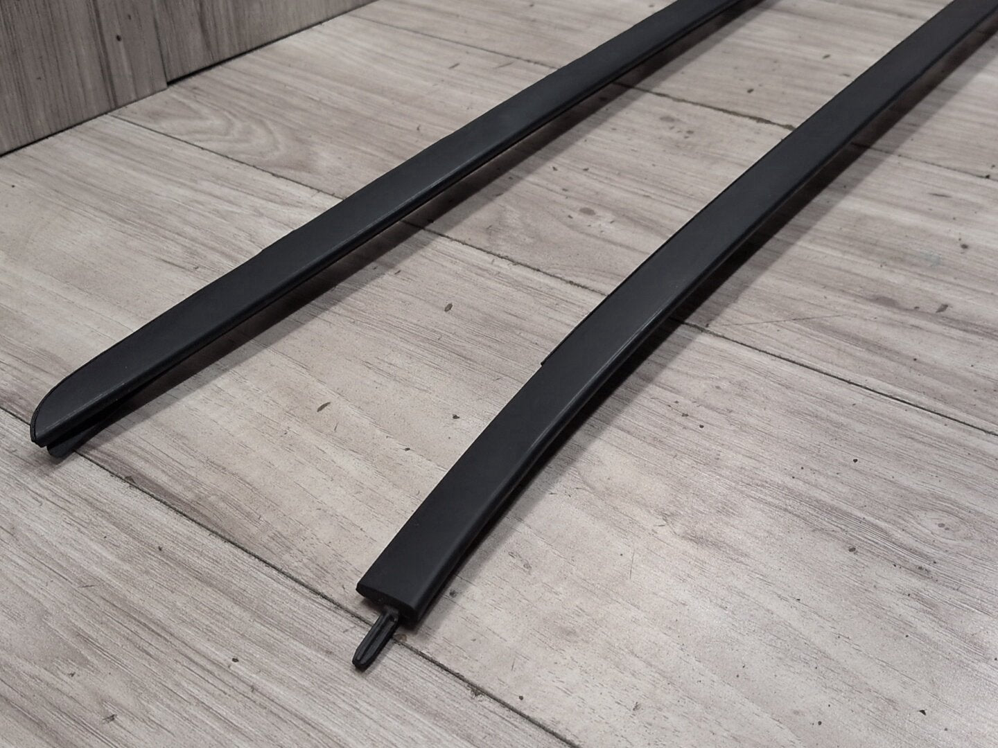 2014-2018 BMW X5 F85 Front Left Right Side Windshield Drip Trim Molding SET 7462205