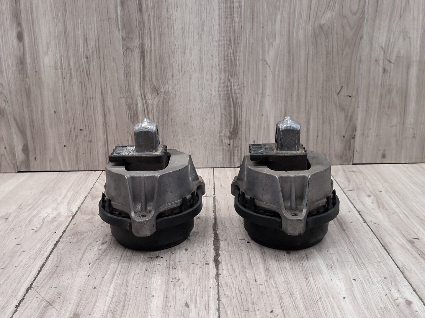 2016-2022 BMW G12 750i Left Right Engine Bracket Support Mount SET 6860458