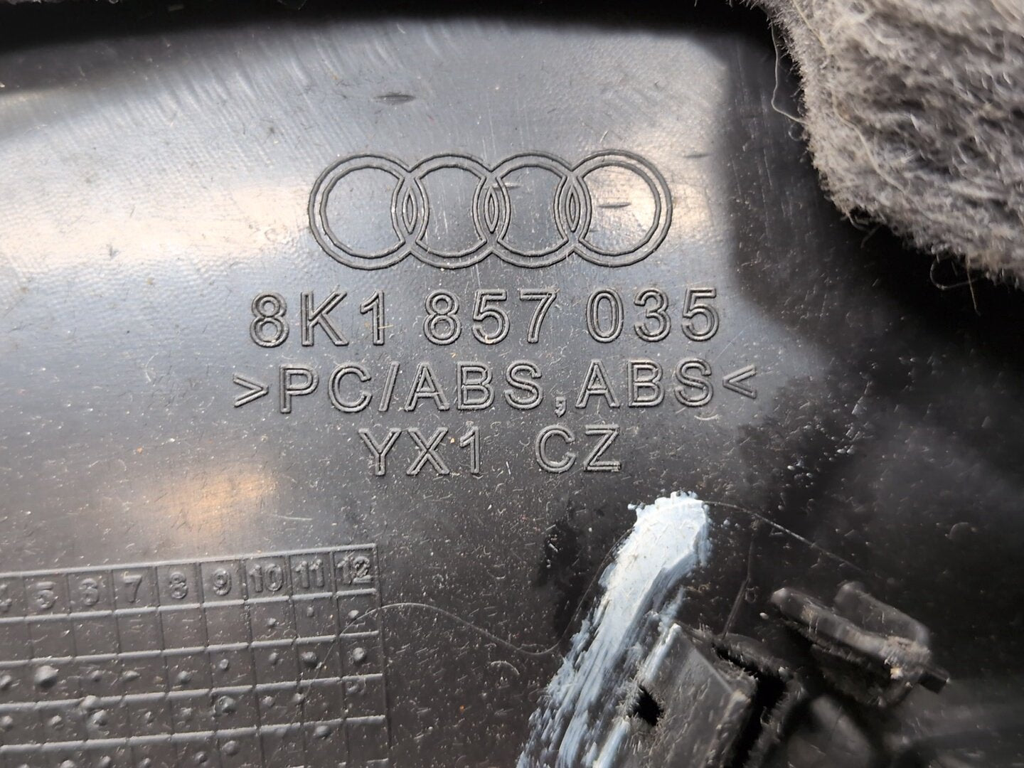 2010-2016 Audi S4 B8 Dashboard Dash Board Panel Glove Box Assemly 8K1857035 OEM
