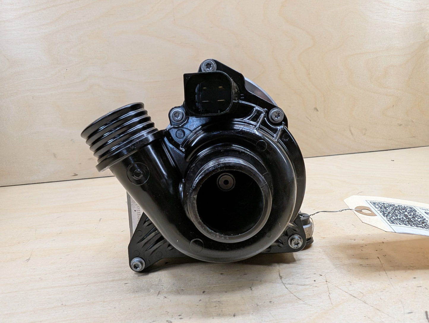 OEM BMW E70 E82 E90 E92 E93 F10 F13 F25 Engine N54 N55 Auxiliary Electric Water Pump