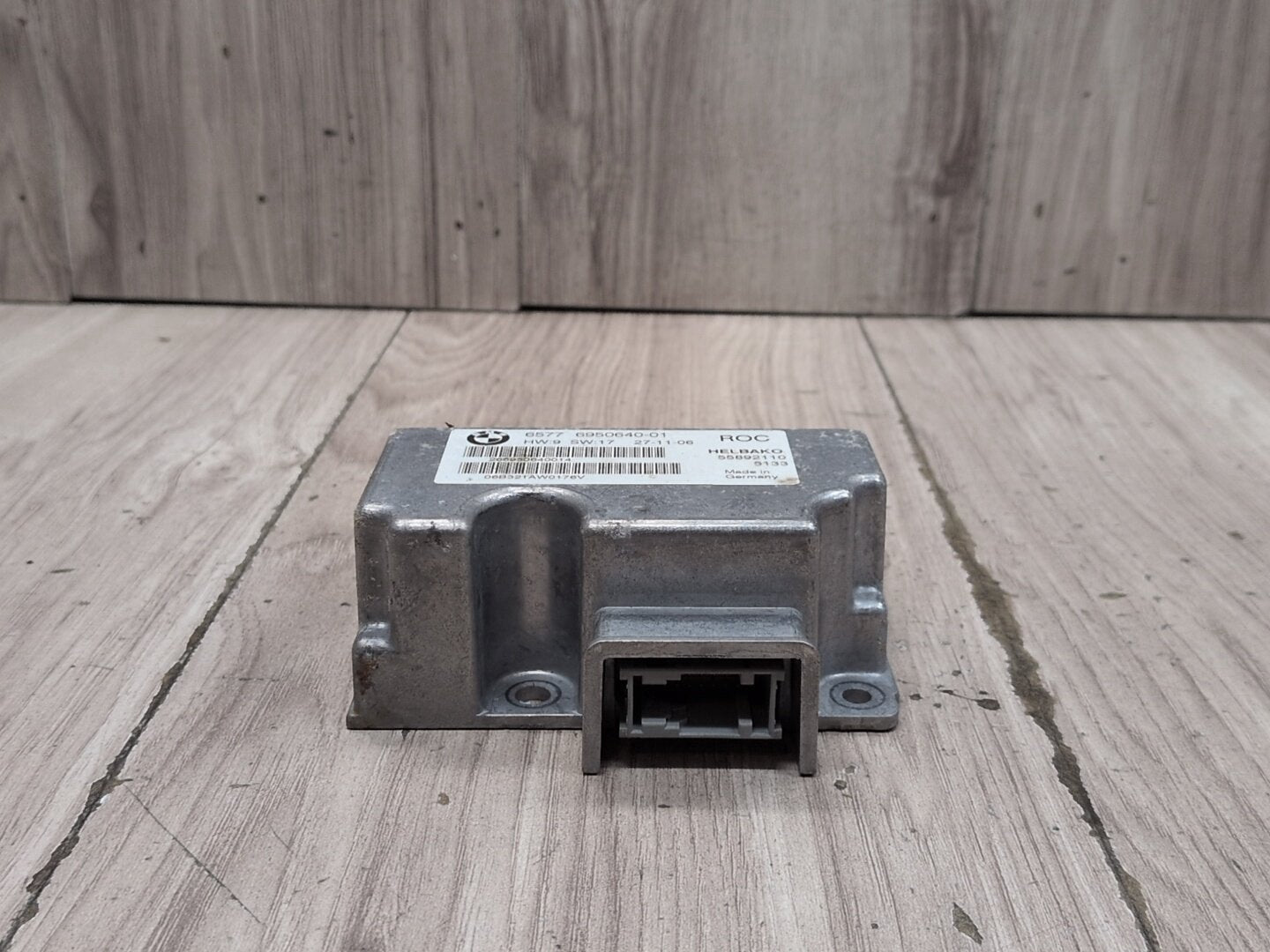 2004-2010 BMW M6 E64 Convertible Rollover Module 6950640 OEM