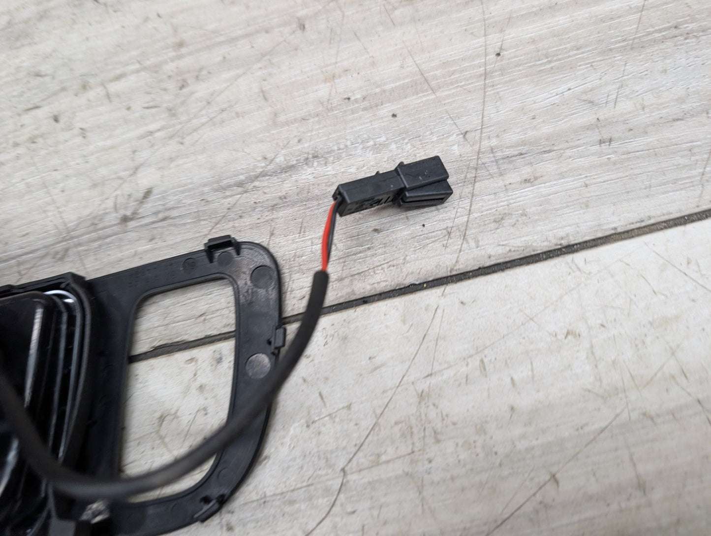 2009 - 2017 Audi Q5 8R Dashboard Dash Board Middle Center Air Vent 8R1820951L EA888