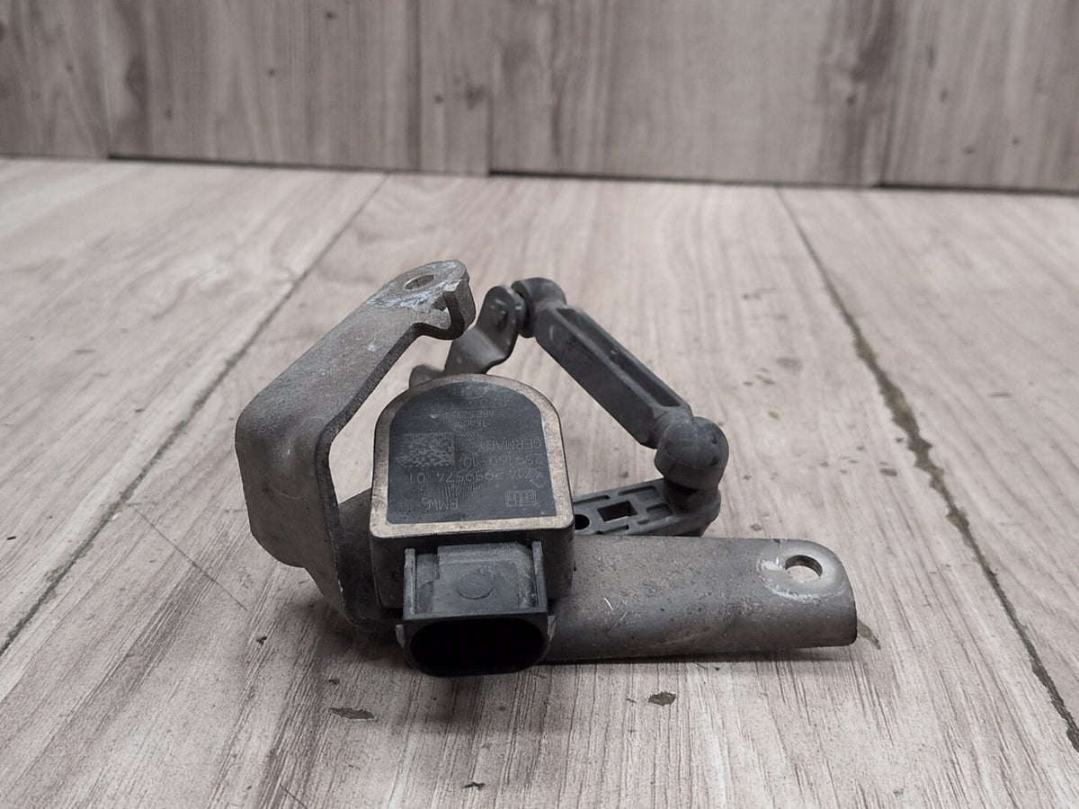 2017-2023 BMW M550i G30 Suspension Height Level Sensor 2959574 OEM