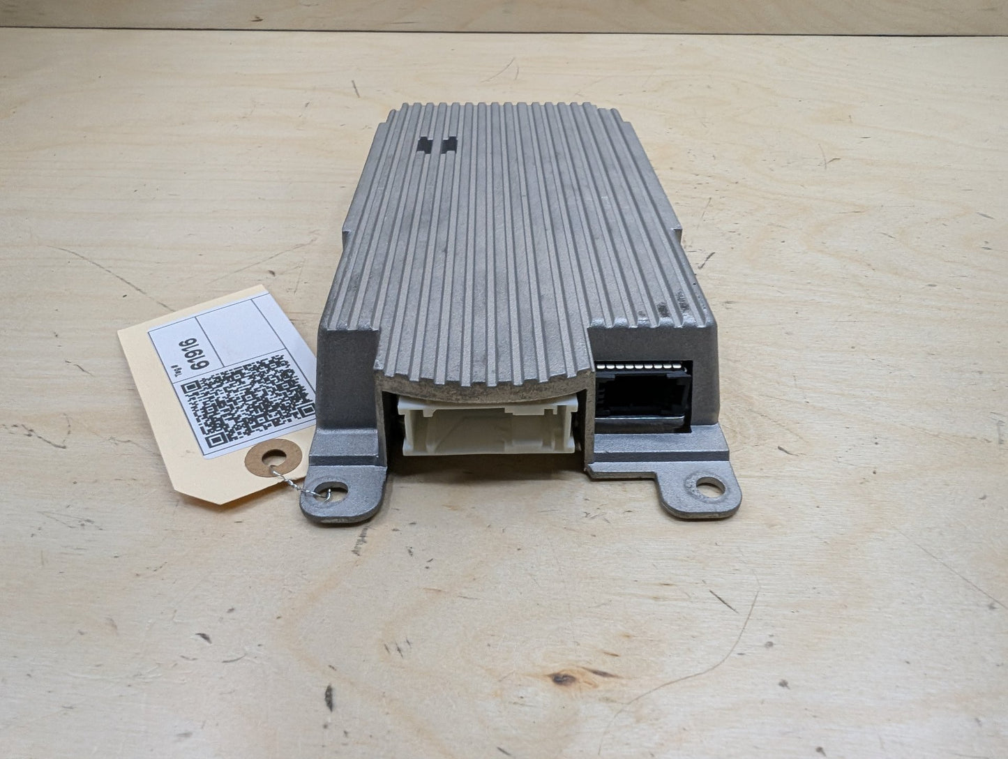 2011-2016 BMW X3 F25 Antenna Telematics Control Module 2447927