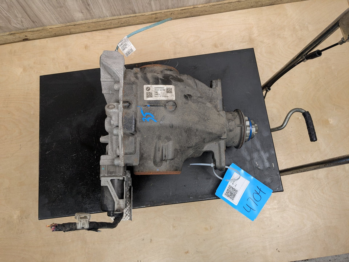 OEM BMW G20 G22 G23 G42 330 M340 Rear Differential Axle Gearbox Carrier 2.81