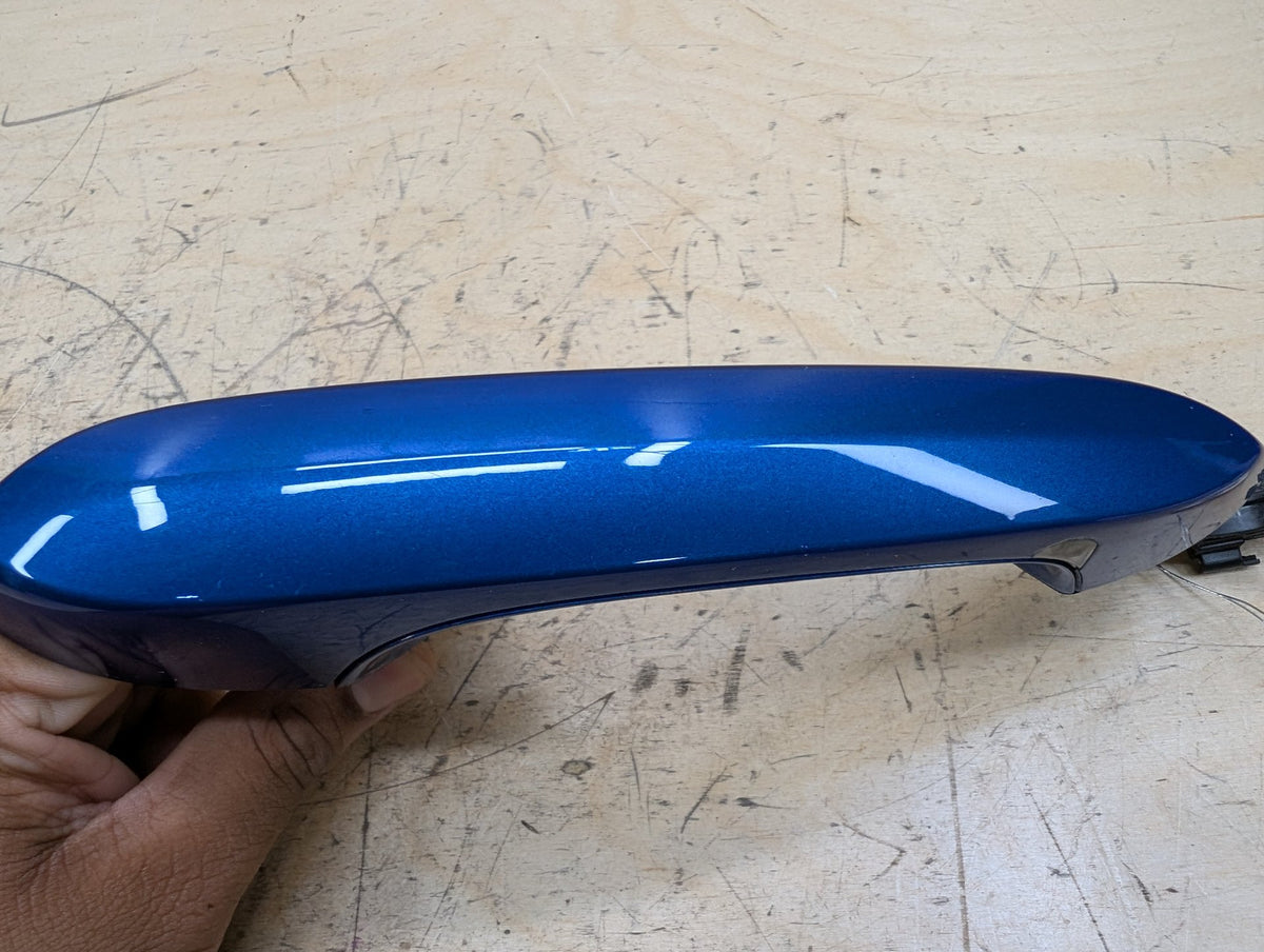 2019-2026 BMW M340i G20 Front or Rear Right Passenger Exterior Door Handle w/ Comfort Access 8492050 OEM