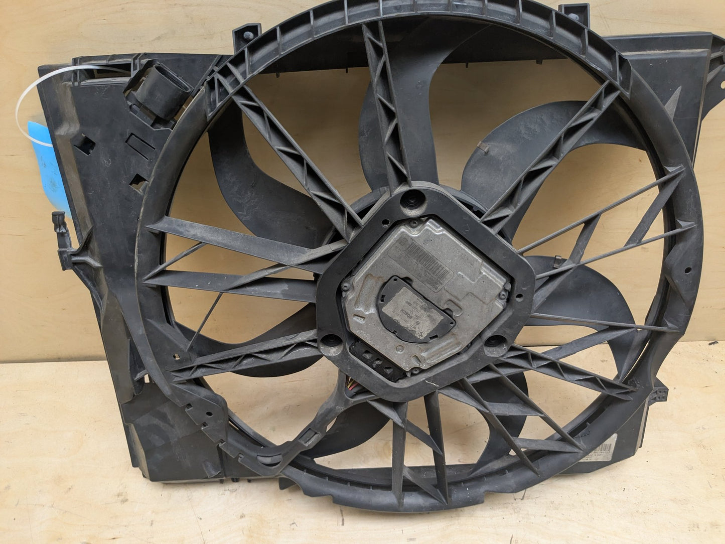 2007-2013 BMW 328i E93 Radiator Fan Shroud Housing w/ Motor 7561713